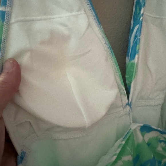 Women’s Cupshe one piece tropical swimsuit medium - Picture 8 of 8